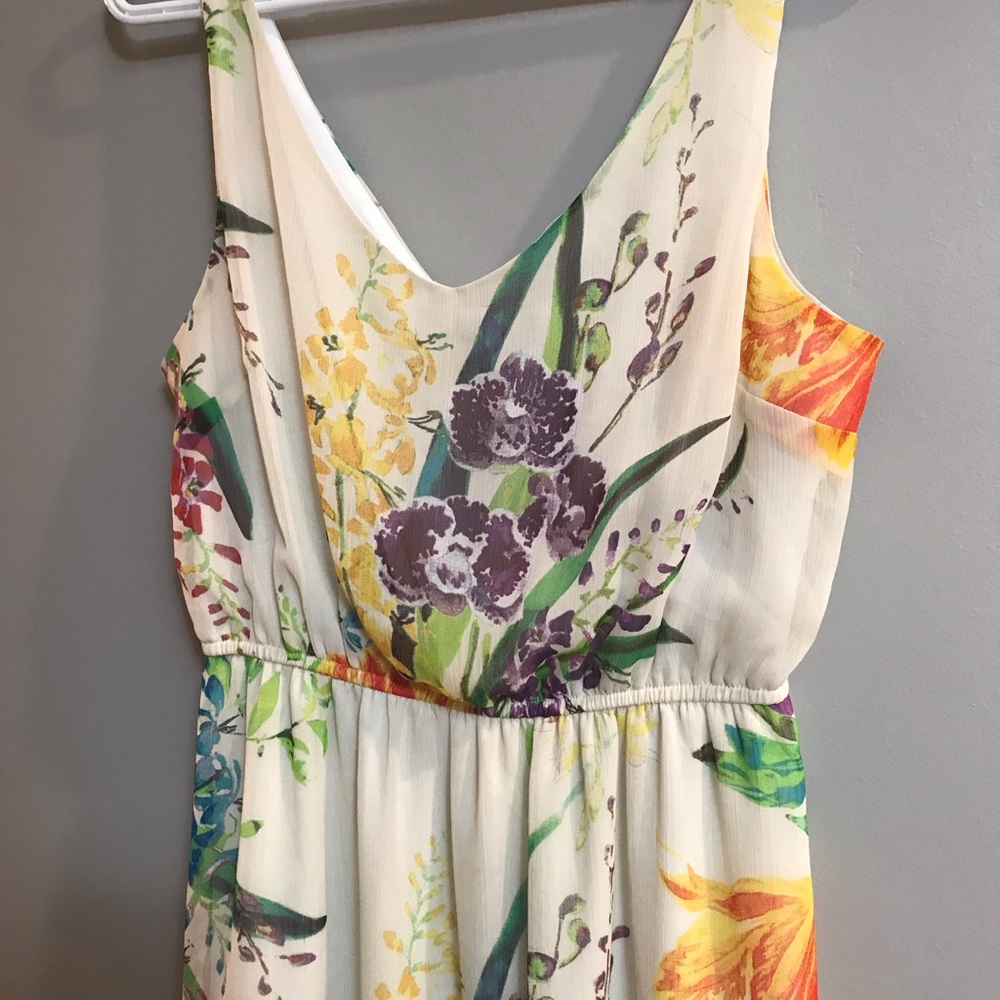 Flowing Floral Dress - Picture 3 of 9